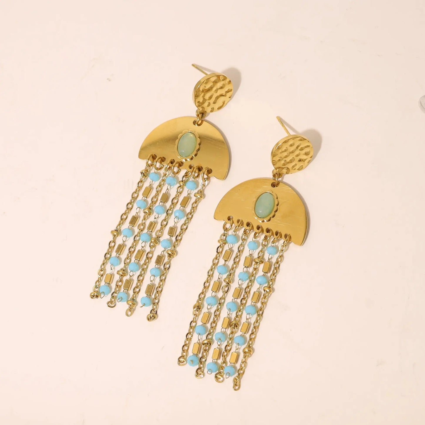 Boucles d'oreilles Dorées Demi Cercle Avec Chaîne Et Acrylique Bleue Girl's Dream