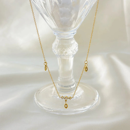 Collier Doré Multi Breloques Incrustées de Strass Girl's Dream