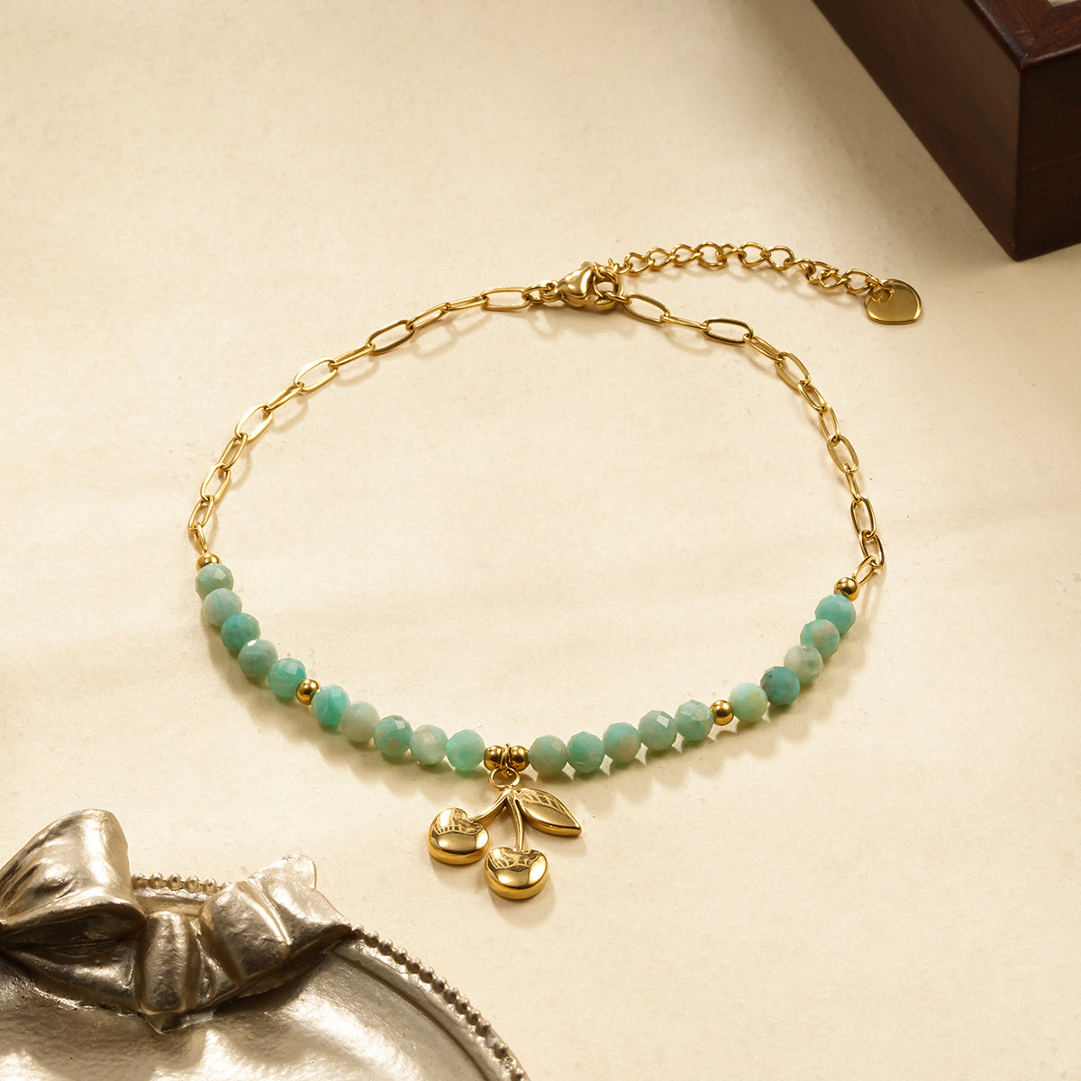 Chaîne de cheville pierres bleues et cerise dorée Girl's Dream