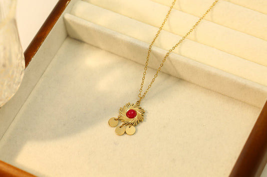 Collier doré avec pendentif soleil et pierre nature rouge Girl's Dream